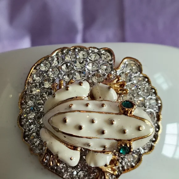 Real Collectibles By Adrienne Crystal Frog Cuff Bracelet - Picture 6 of 8